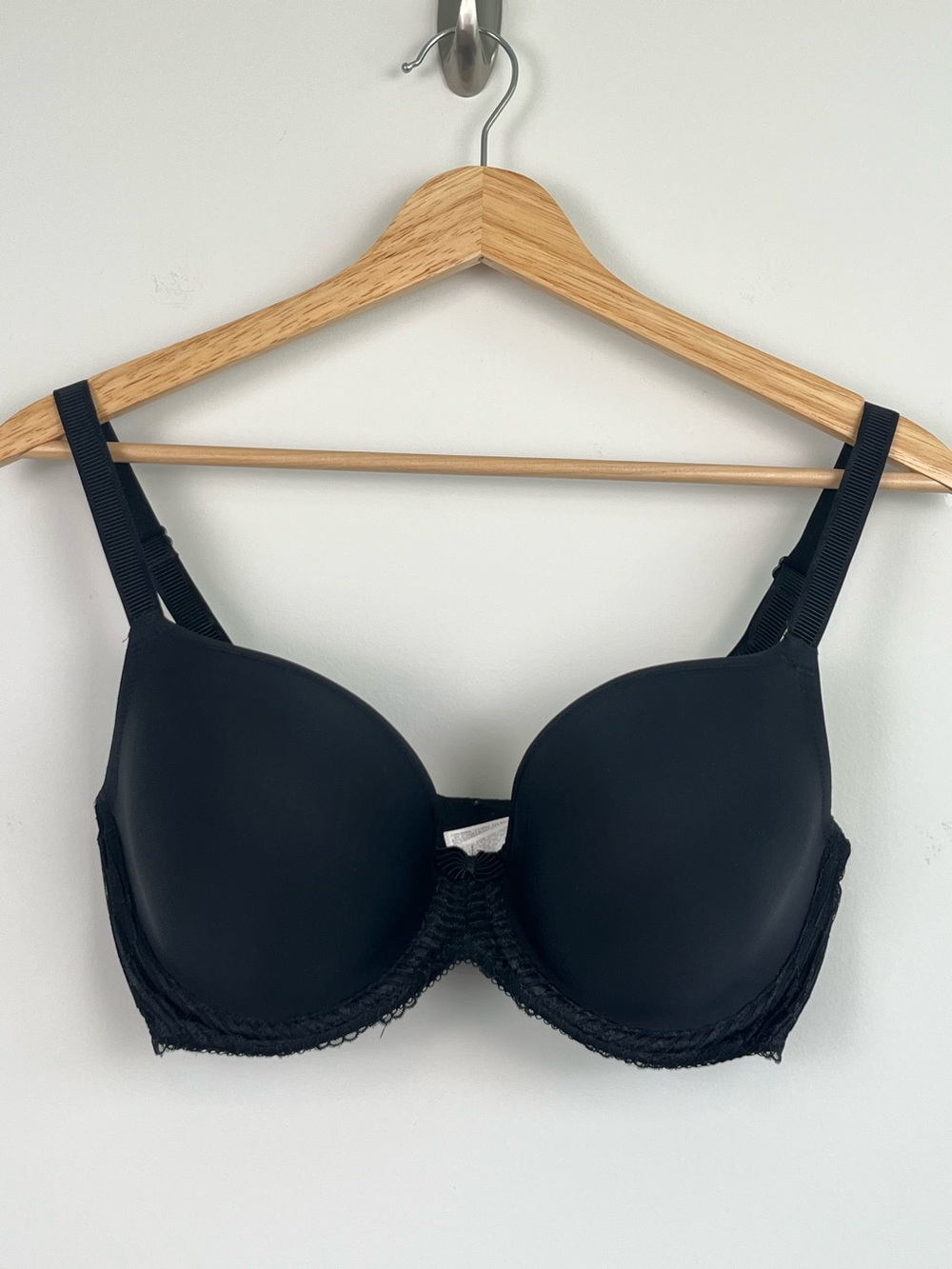 Wacoal black 853117 La Femme underwire t-shirt bra, 32DDD.